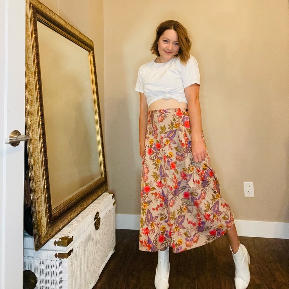 Vibrant Floral Vintage Midi Skirt - Picture 1 of 4
